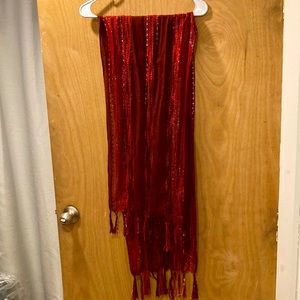 Woven scarf with Bohemian feel, tassels